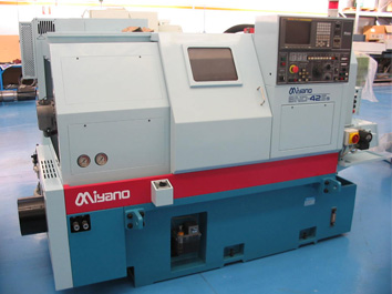 MIYANO BND42 S5 - Tornio da barra a tre assi Cnc